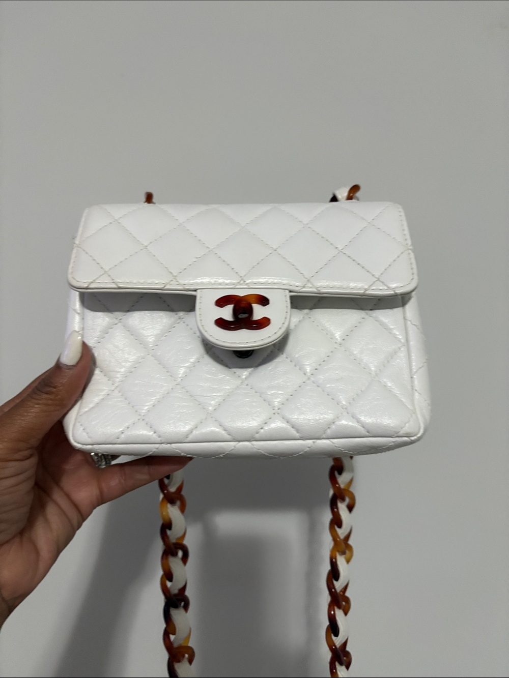 Authentic CHANEL White Quilted Leather Shoulder Bag with Stitched CC - Picture 2 of 14